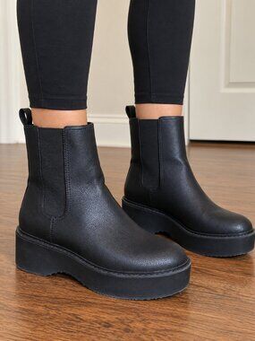 Mix No. 6 Caraline Black Chunky Platform Chelsea Boots Size 7.5